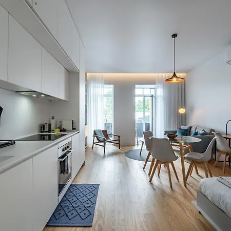 Nomad's Lux - Almada