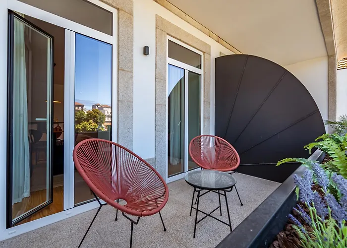 Nomad's Lux - Almada *