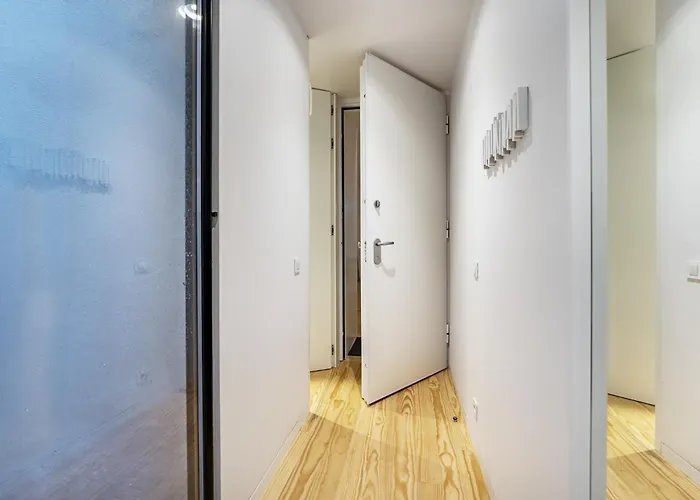 Nomad's Lux - Almada *