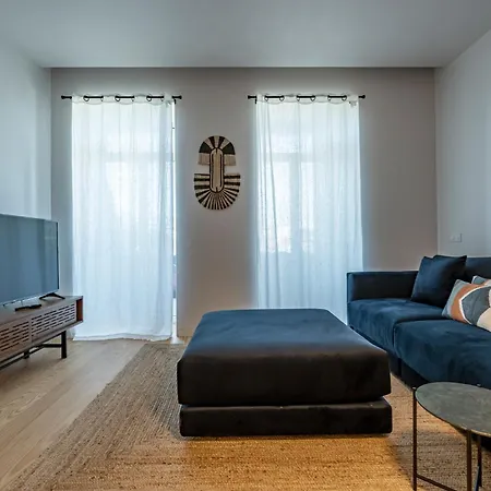 Nomad's Lux - Almada Apartmán