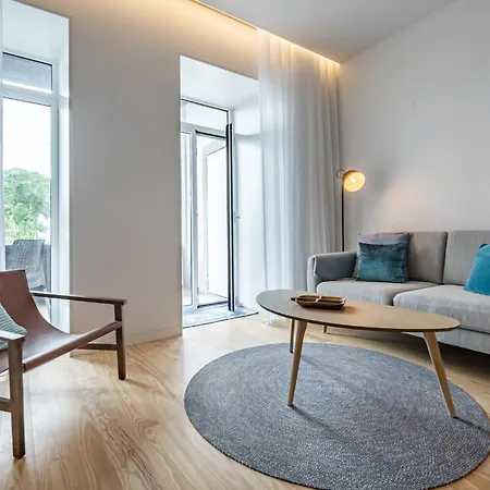 Nomad's Lux - Almada Apartmán