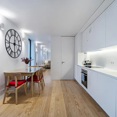 Nomad's Lux - Almada *