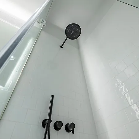 Nomad's Lux - Almada