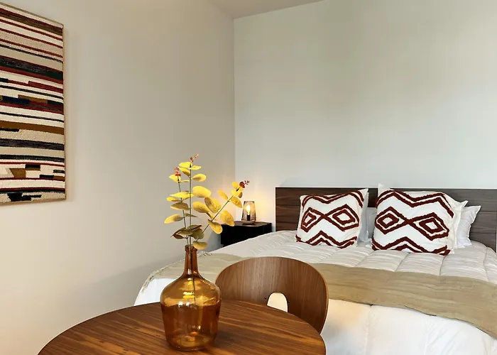 Nomad's Lux - Almada Porto