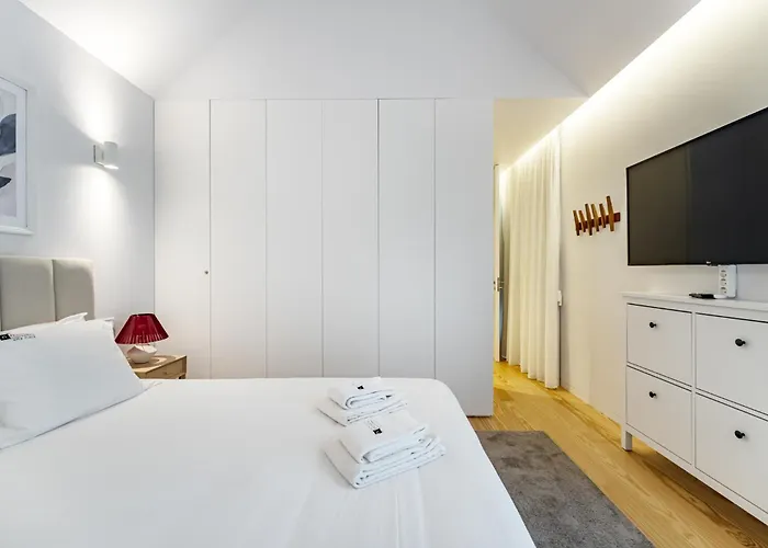 Nomad's Lux - Almada *