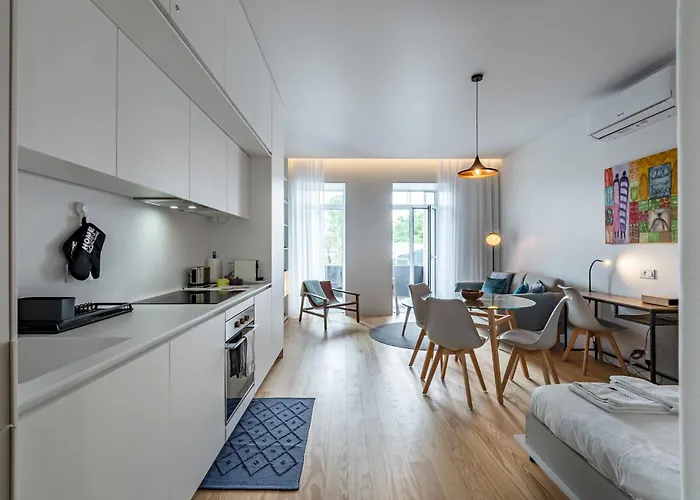 Nomad's Lux - Almada